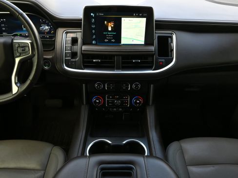 Used 2022 Chevrolet Tahoe Z71 w/ Luxury Package image 12