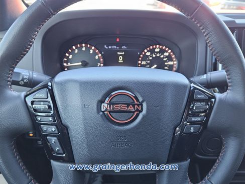 Used 2025 Nissan Frontier Pro-X image 17