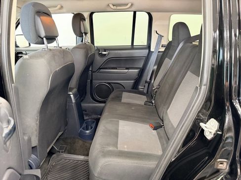 Used 2016 Jeep Patriot Sport w/ Power Value Group AWD/4WD image 4