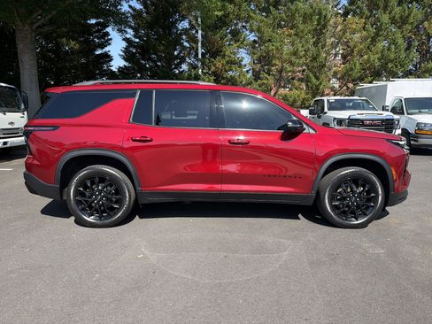 Used 2024 Chevrolet Traverse LT w/ Midnight/Sport Edition AWD/4WD image 11