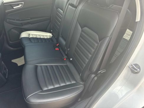 Used 2019 Ford Edge SEL w/ Equipment Group 201A AWD/4WD image 16