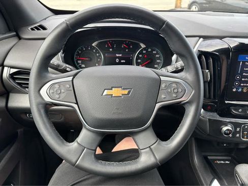Used 2023 Chevrolet Traverse LT image 20