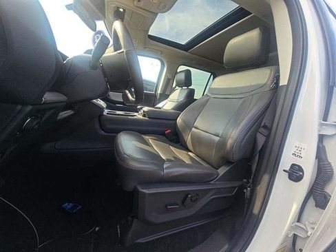 Used 2025 Ford Expedition Max Active AWD/4WD image 9