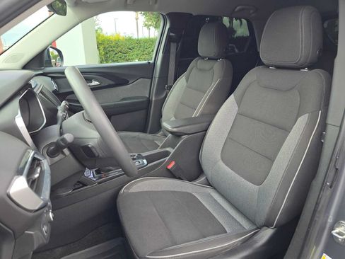 Used 2022 Chevrolet TrailBlazer LT w/ LPO, Blackout Package FWD image 23