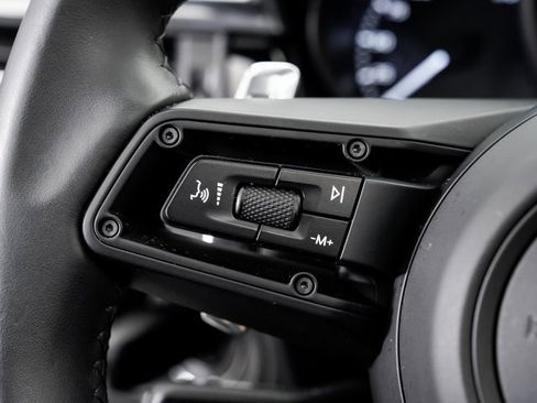 Used 2025 Porsche Macan image 14