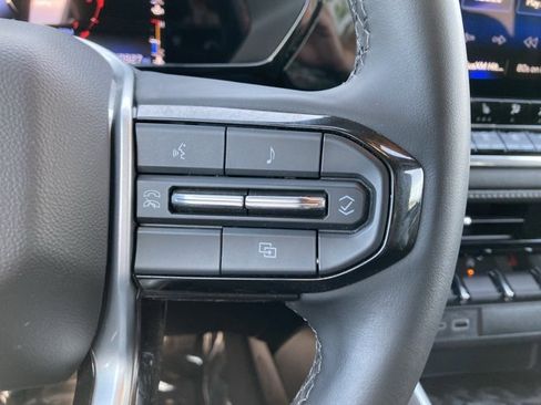 Used 2023 Chevrolet Colorado LT w/ LT Convenience Package II image 19