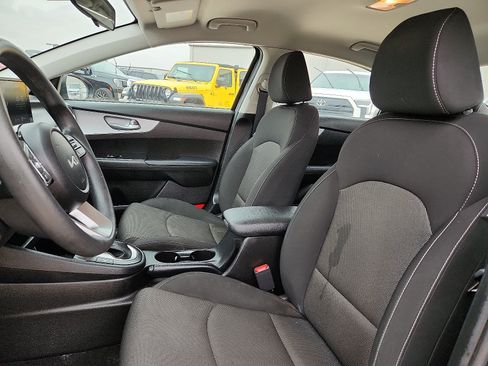 Used 2023 Kia Forte LX FWD image 11