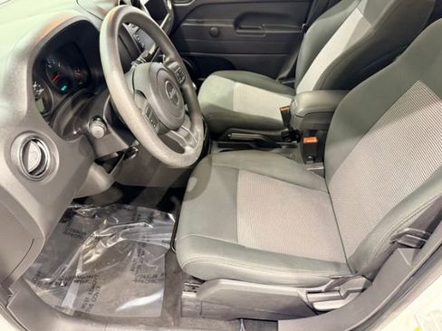 Used 2012 Jeep Patriot Sport FWD image 31