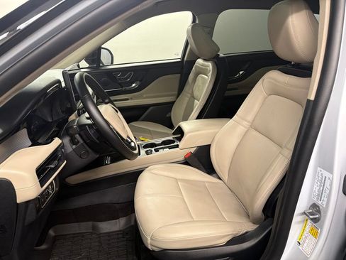 Certified 2025 Lincoln Corsair AWD w/ Equipment Group 101A image 27
