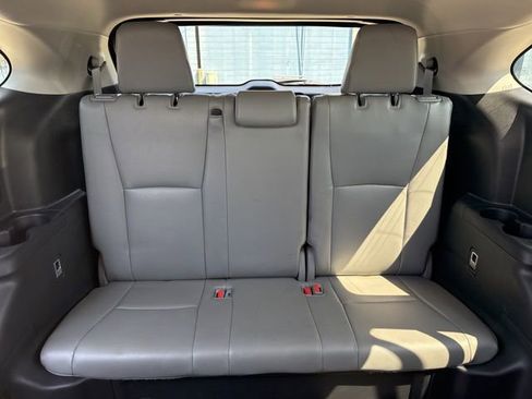 Used 2022 Toyota Highlander XLE image 13