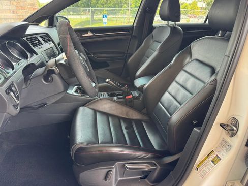 Used 2016 Volkswagen GTI SE w/ Lighting Package (SEL) FWD image 10