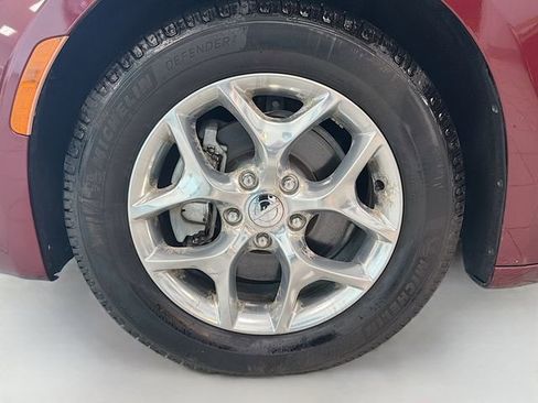 Used 2019 Chrysler Pacifica Limited image 28