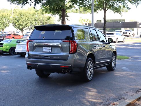 Used 2022 GMC Yukon Denali AWD/4WD image 9