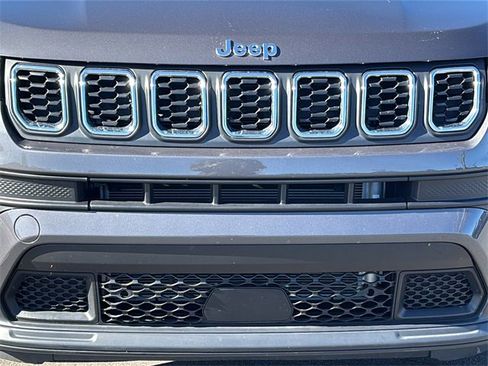 Certified 2024 Jeep Compass Sport image 9