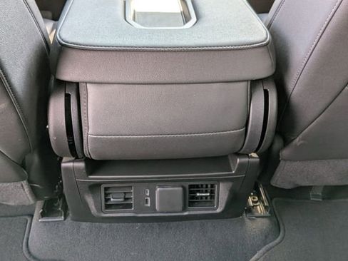 Used 2025 GMC Sierra 1500 SLT image 32