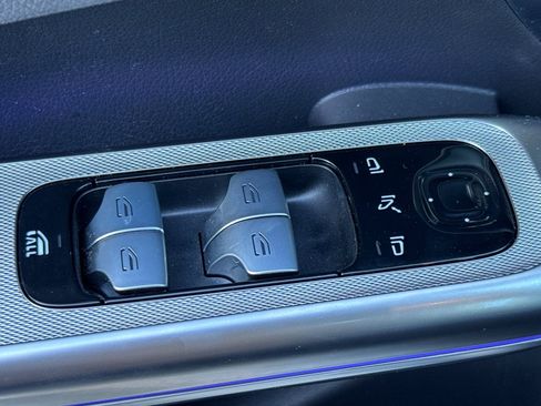 Certified 2025 Mercedes-Benz CLE 300 4MATIC Cabriolet image 13