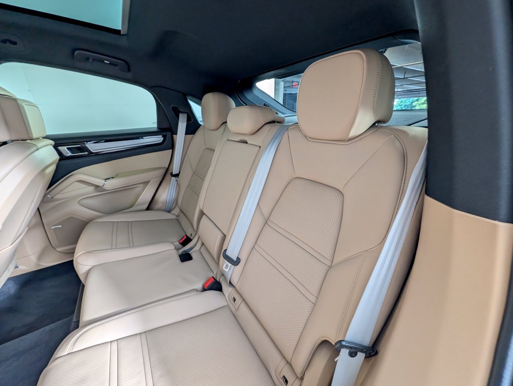 Used 2022 Porsche Cayenne Platinum Edition AWD/4WD image 22