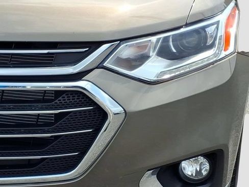 Used 2020 Chevrolet Traverse LT FWD image 25