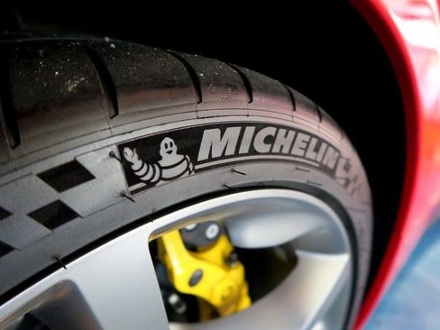 Used 2022 Ferrari SF90 Stradale image 44