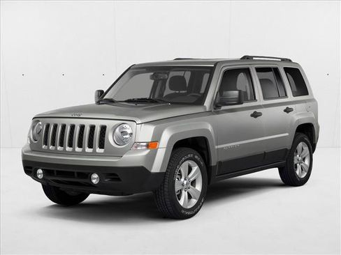 Used 2014 Jeep Patriot Latitude image 1