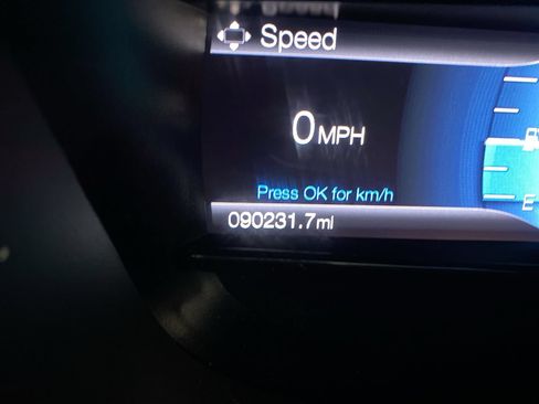 Used 2019 Ford Explorer XLT w/ Equipment Group 202A AWD/4WD image 17