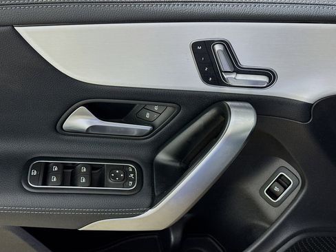 Used 2025 Mercedes-Benz CLA 250 4MATIC image 19