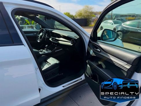 Used 2018 Alfa Romeo Stelvio Ti Sport image 15