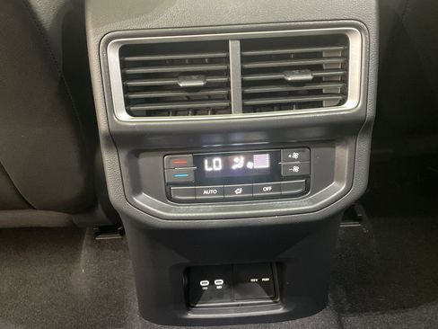 New 2026 Volkswagen Atlas SE image 31