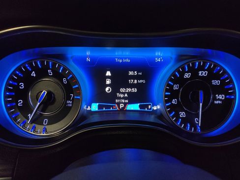 Used 2020 Chrysler 300 Touring image 23