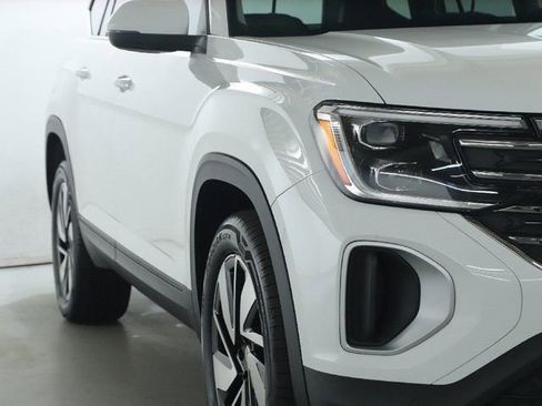 Used 2024 Volkswagen Atlas SE AWD/4WD image 8