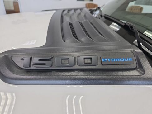 New 2026 RAM 1500 Laramie AWD/4WD image 9