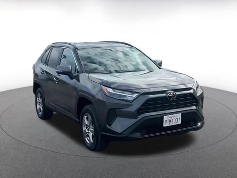 Used 2025 Toyota RAV4 XLE image 3