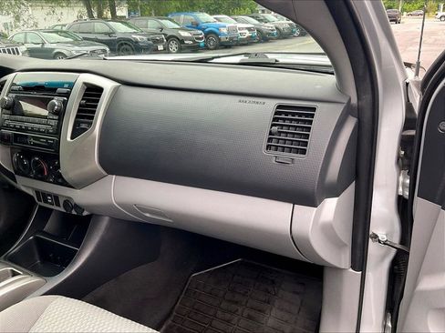 Used 2012 Toyota Tacoma 4x4 Access Cab V6 w/ SR5 Pkg image 13
