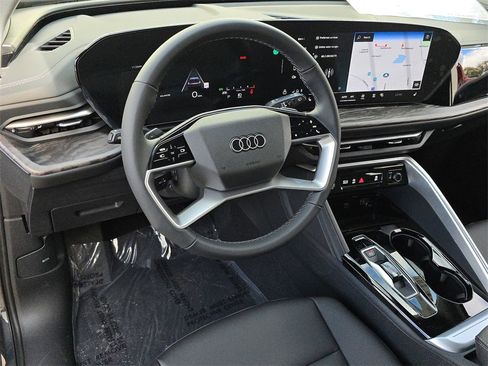 New 2025 Audi Q5 Premium image 16
