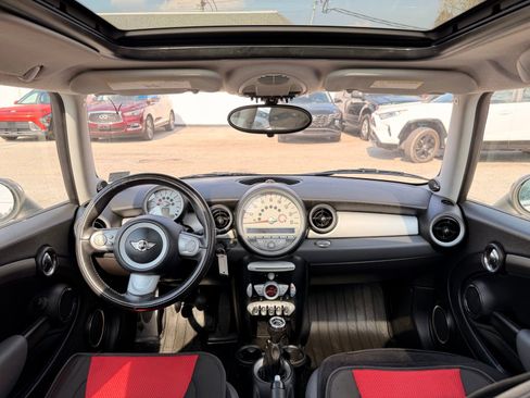Used 2010 MINI Cooper Hardtop image 21