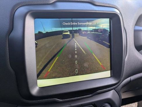 Used 2023 Jeep Renegade Latitude image 13