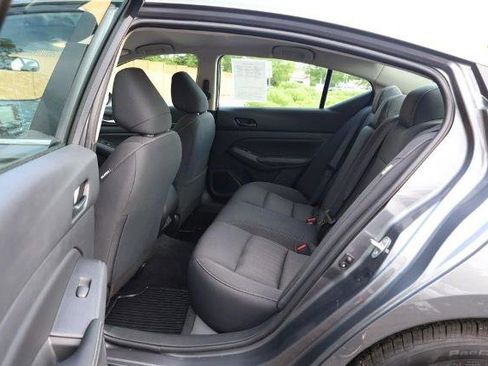 Certified 2025 Nissan Altima 2.5 SV FWD image 19