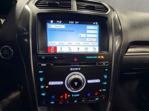 Used 2018 Ford Explorer Limited image 15
