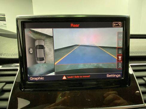 Used 2017 Audi A8 L 4.0T image 33