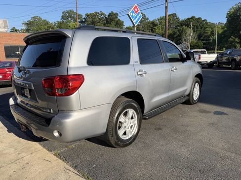 Used 2016 Toyota Sequoia SR5 w/ Premium Package RWD image 6