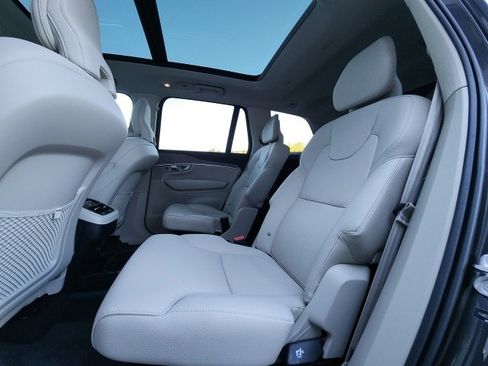 Used 2024 Volvo XC90 B6 Plus image 34