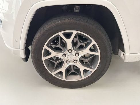 Used 2021 Jeep Grand Cherokee Overland AWD/4WD image 26