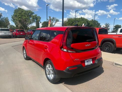 Used 2022 Kia Soul LX w/ Technology Package FWD image 7