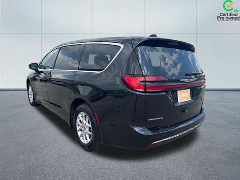Certified 2023 Chrysler Pacifica Touring-L FWD image 3