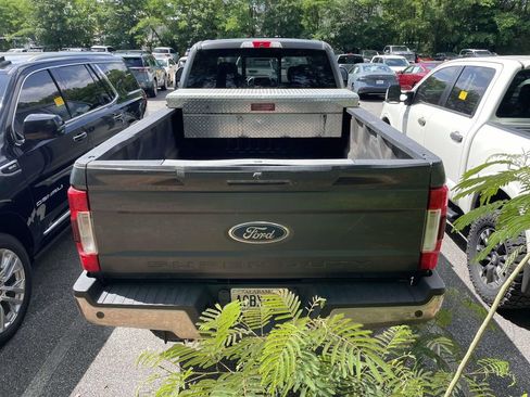 Used 2018 Ford F350 Lariat w/ Lariat Ultimate Package AWD/4WD image 4