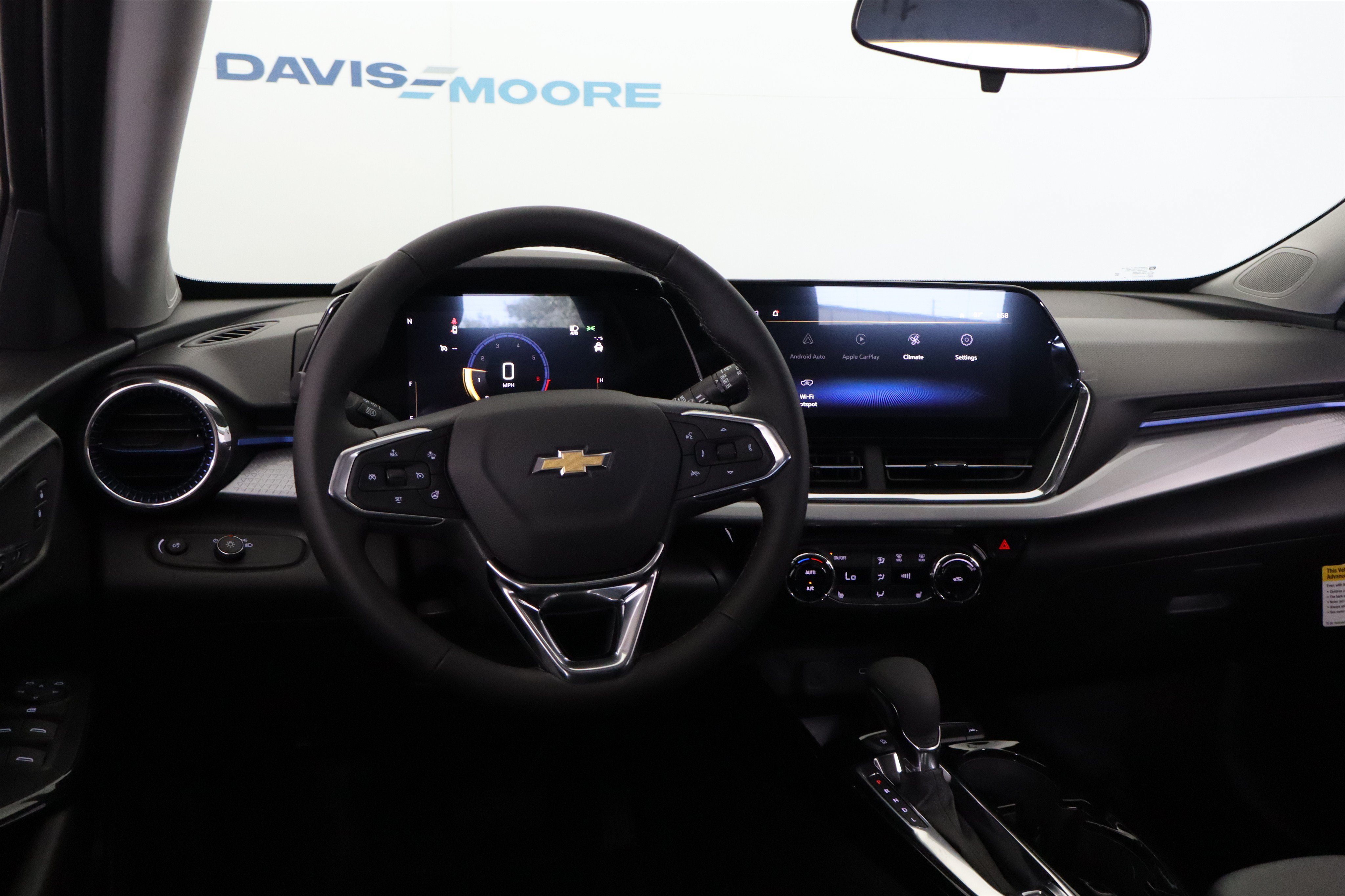 New 2026 Chevrolet Trax LT w/ LT Convenience Package FWD image 17