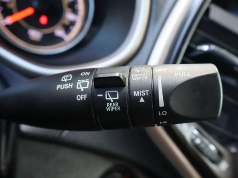 Used 2015 Jeep Cherokee Latitude w/ Comfort/Convenience Group FWD image 32