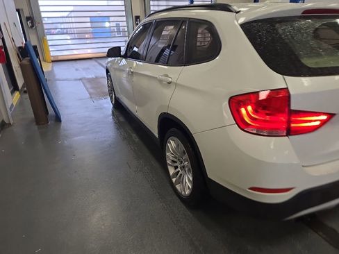Used 2015 BMW X1 xDrive28i AWD/4WD image 2