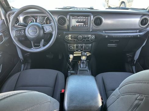 Used 2023 Jeep Wrangler Unlimited AWD/4WD image 16
