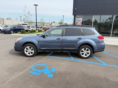 Used 2014 Subaru Outback 2.5i Premium w/ Moonroof Package AWD/4WD image 8